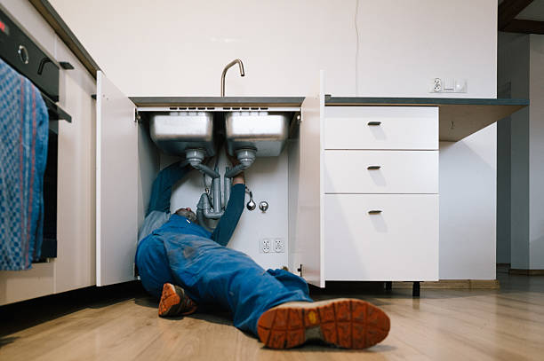 Professional Leak Detection technician working in South Rockwood, MI
